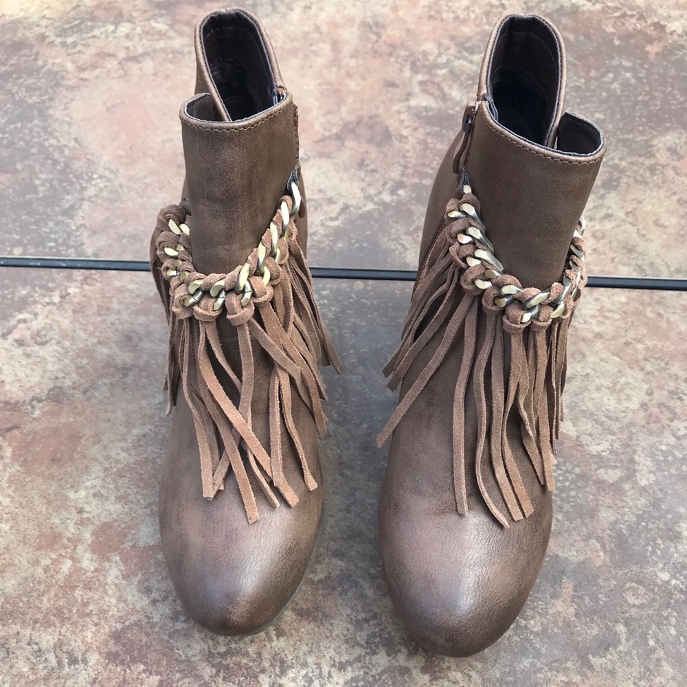 Sbacci  Ankle Boots NWOT